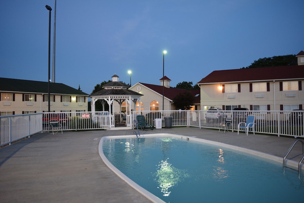 Days Inn By Wyndham Osage Beach Lake Of The Ozarks 2018 Room Prices Days Inn By Wyndham Osage Beach Lake Of The Ozarks 2 0 Out 5