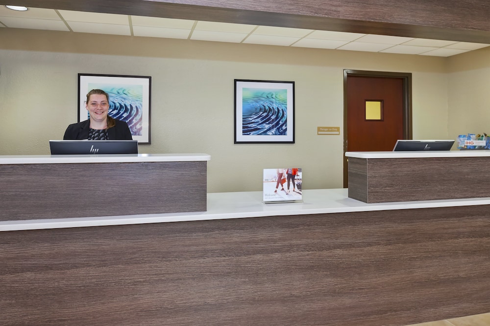 Candlewood Suites Grand Rapids Airport, an IHG Hotel