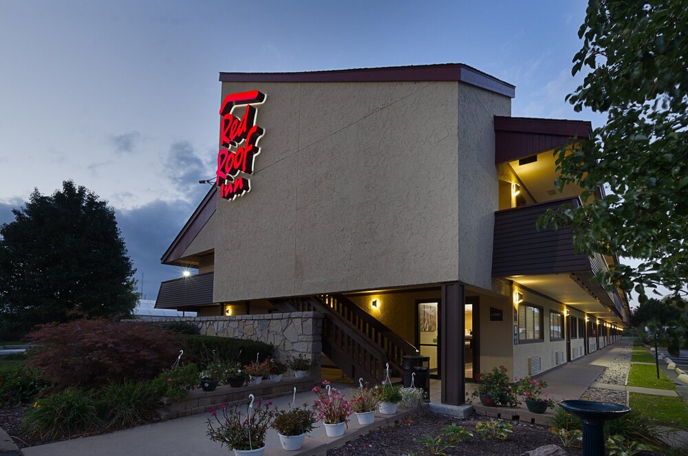 Exterior, Red Roof Inn Lansing West - MSU