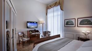 Down duvet, minibar, in-room safe, desk