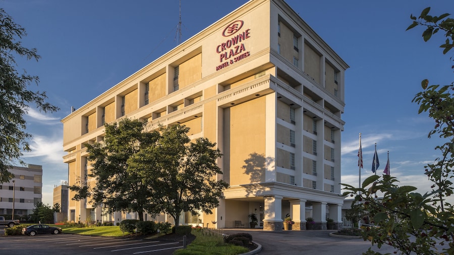 Crowne Plaza Suites Pittsburgh South, an IHG Hotel