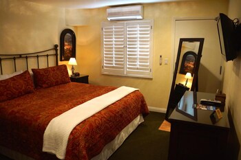 Castillo Inn at the Beach, Santa Barbara: $199 Room Prices u0026 Reviews |  Travelocity
