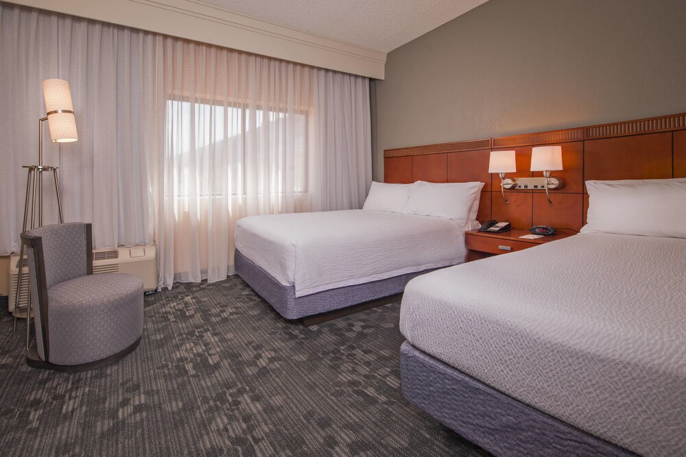 Courtyard by Marriott New Carrollton