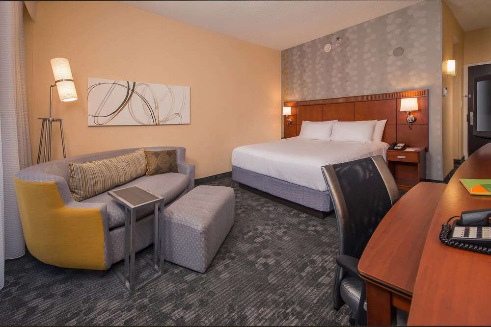 Courtyard by Marriott New Carrollton