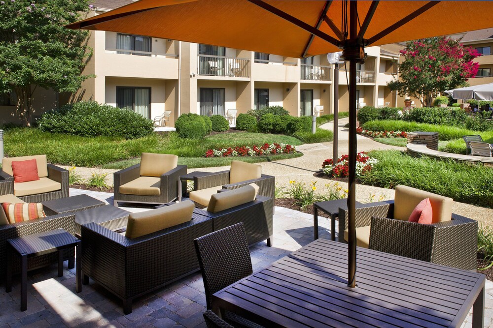 Courtyard by Marriott New Carrollton