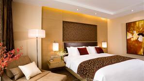 Minibar, in-room safe, desk, iron/ironing board