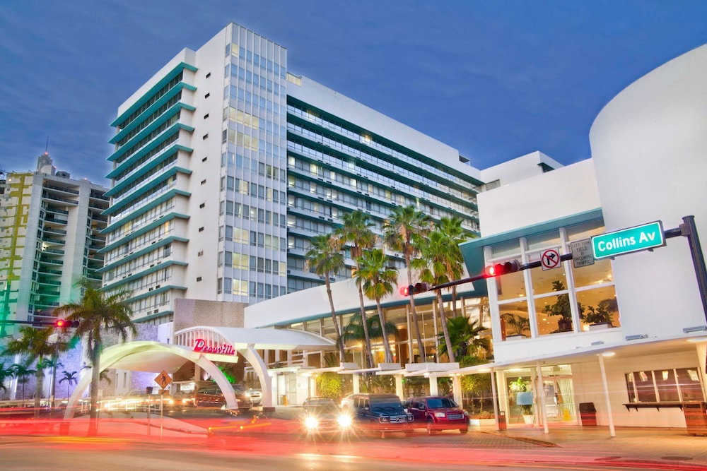 The Deauville Beach Resort Miami Usa Best Price Guarantee The Deauville Beach Resort