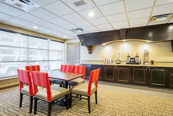 Comfort Inn Downtown Deals Reviews Cleveland Usa Wotif