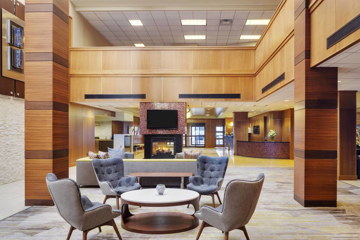 Courtyard By Marriott Boston Logan Airport In Boston Ma Expedia