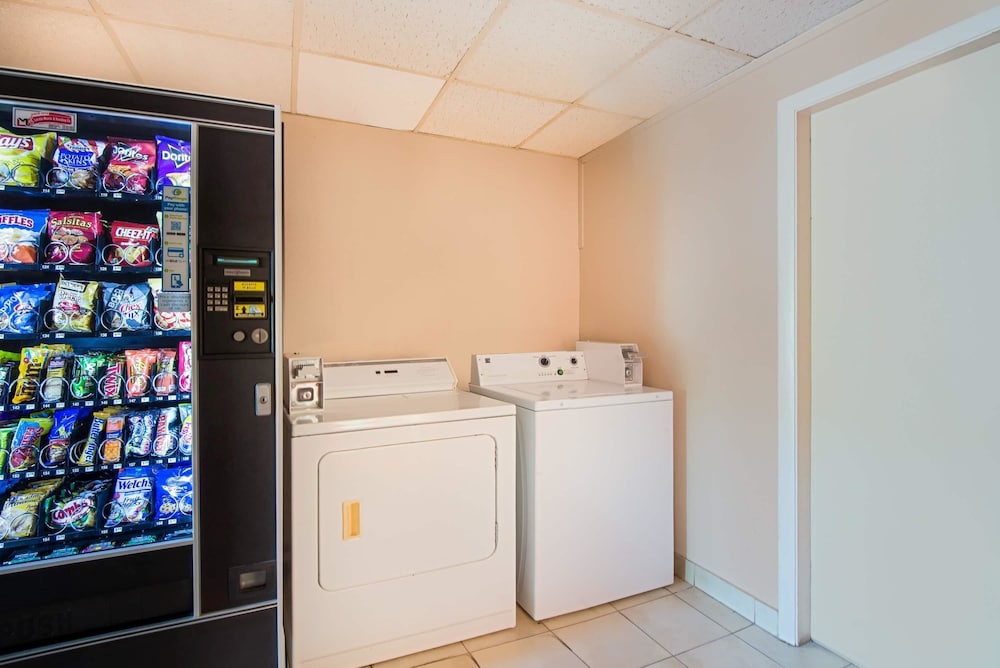 Laundry room, Days Inn by Wyndham Fremont