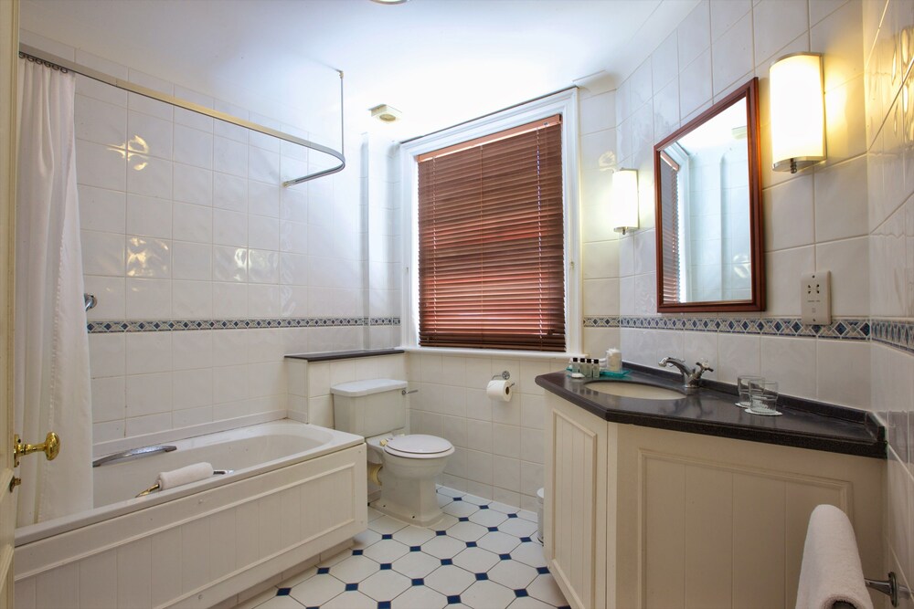 Bathroom, Bournemouth Carlton Hotel, BW Signature Collection