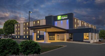 Holiday Inn Express Minneapolis West Plymouth, an IHG Hotel