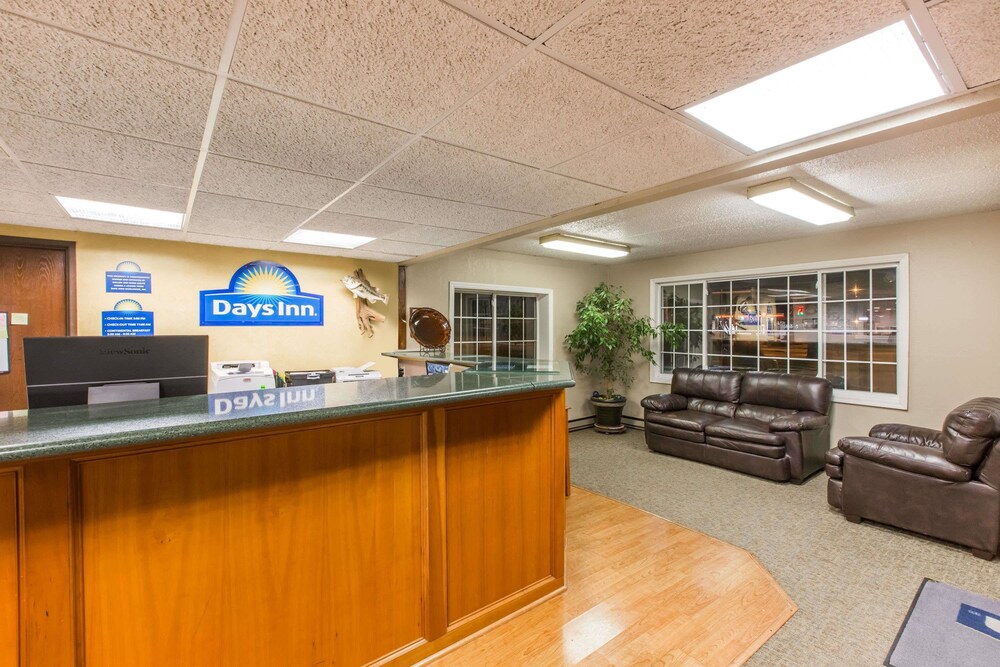 Days Inn by Wyndham Pierre