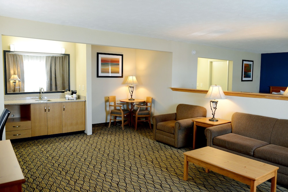 Baymont by Wyndham St. Ignace Lakefront in St Ignace Best Rates