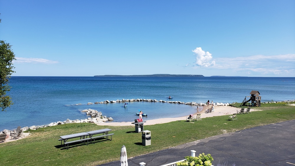 Baymont by Wyndham St. Ignace Lakefront in St Ignace Best Rates