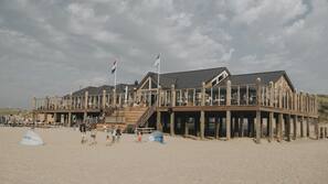 Aan het strand