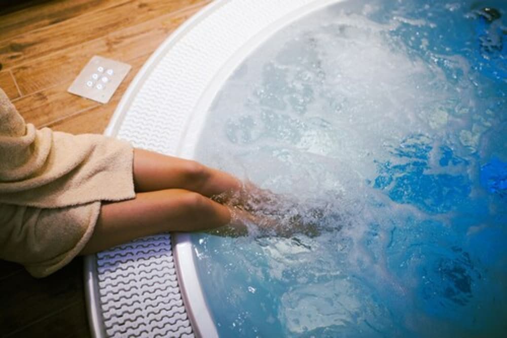 Indoor spa tub, Flackley Ash Hotel