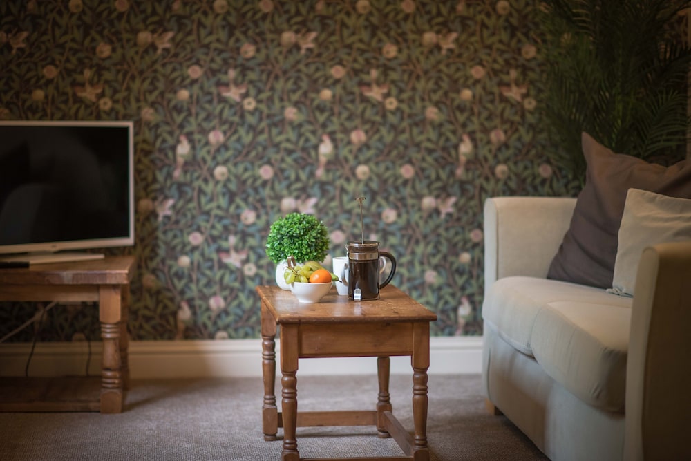 Living area, Flackley Ash Hotel