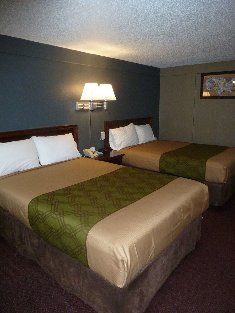 Econo Lodge Pittsburgh I-79