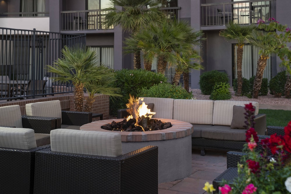 Courtyard by Marriott Phoenix Airport