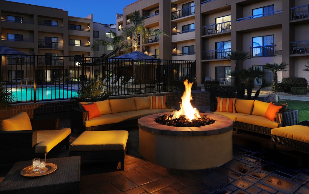 Courtyard by Marriott Phoenix Airport