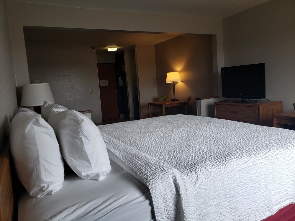 Room, Country Inn & Suites by Radisson, Fairview Heights, IL