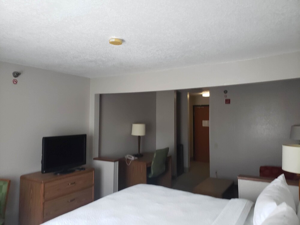 Room, Country Inn & Suites by Radisson, Fairview Heights, IL