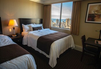 Room Deals For Century Plaza Hotel Spa Vancouver Starting At 130 Hotwire