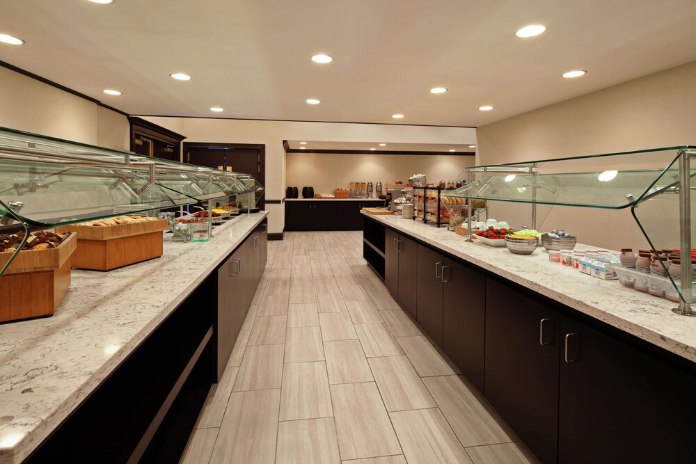 DoubleTree by Hilton Hotel New Orleans Airport