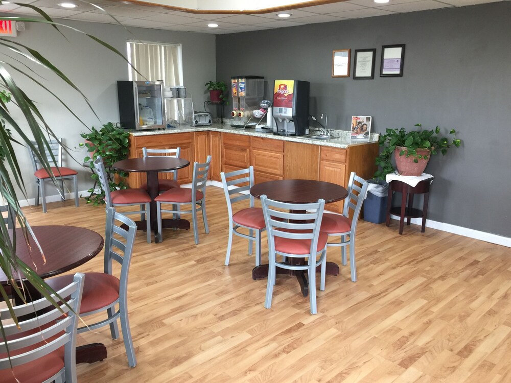 Americas Best Value Inn Grain Valley at I70 in Kansas City Best