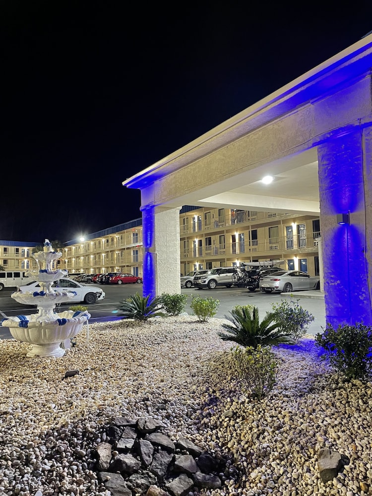 Motel 6 Pooler, GA - Savannah Airport