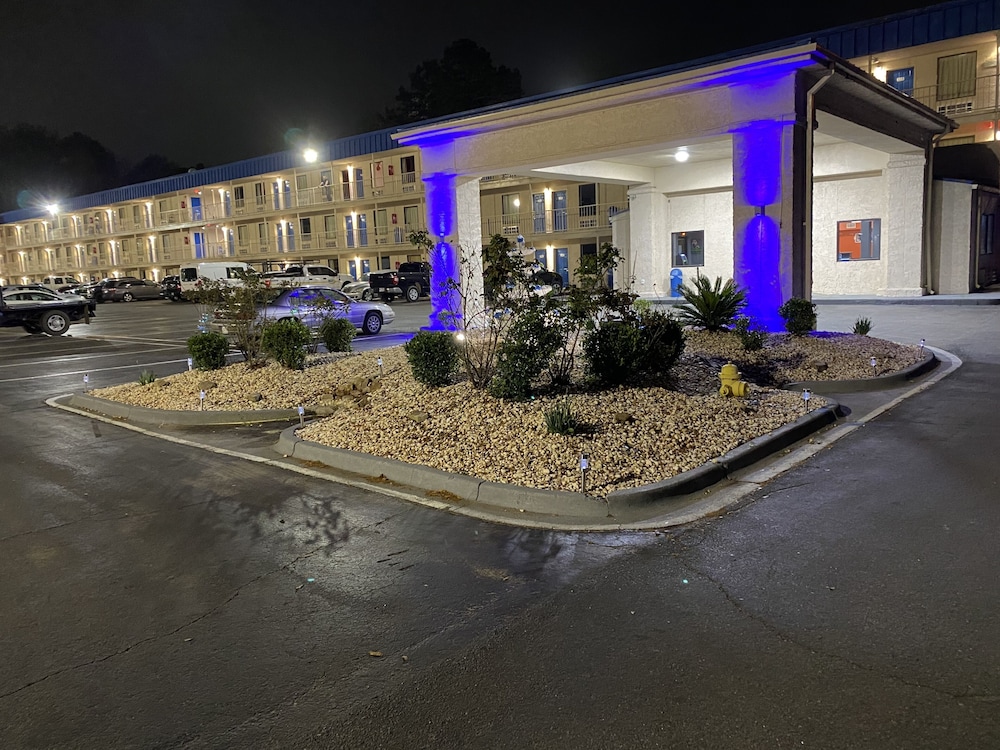 Motel 6 Pooler, GA - Savannah Airport