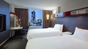 Hypo-allergenic bedding, down comforters, in-room safe, desk