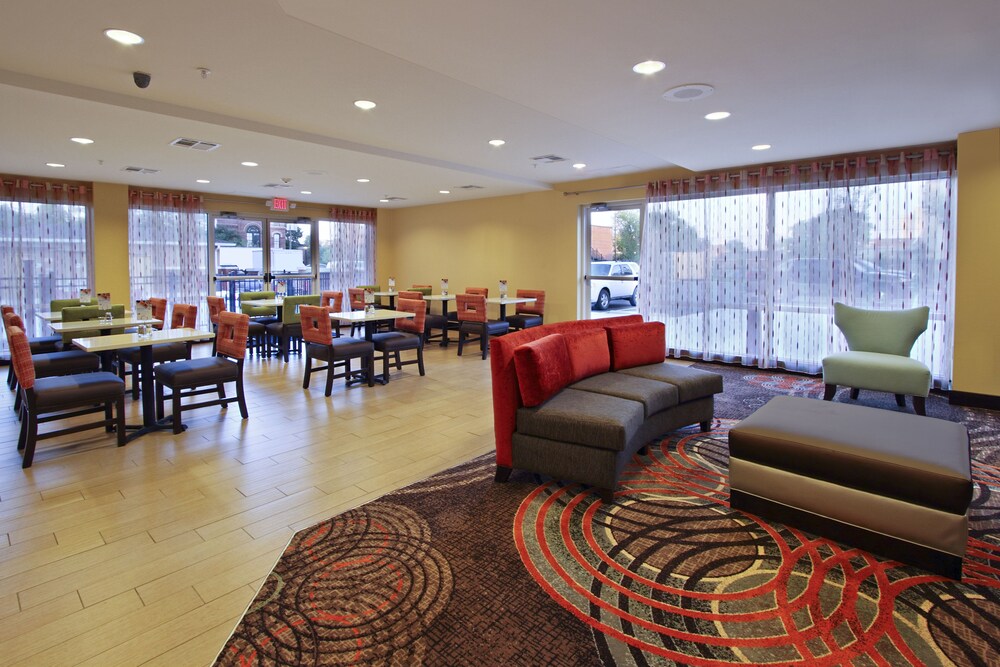 Holiday Inn Express Augusta Downtown, an IHG Hotel in Augusta Best Rates & Deals on Orbitz