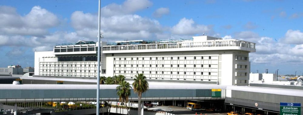 Exterior, Miami International Airport Hotel