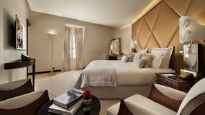 Premium bedding, down duvet, Select Comfort beds, free minibar