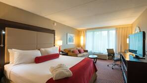 Egyptian cotton sheets, premium bedding, in-room safe, desk