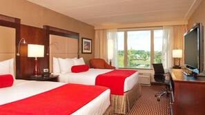 Egyptian cotton sheets, premium bedding, in-room safe, desk