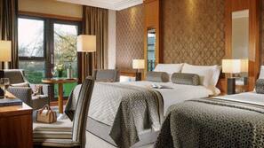 Hypo-allergenic bedding, in-room safe, desk, blackout drapes
