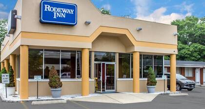Rodeway Inn Macarthur Airport