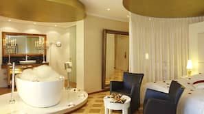 Hypo-allergenic bedding, minibar, in-room safe, desk