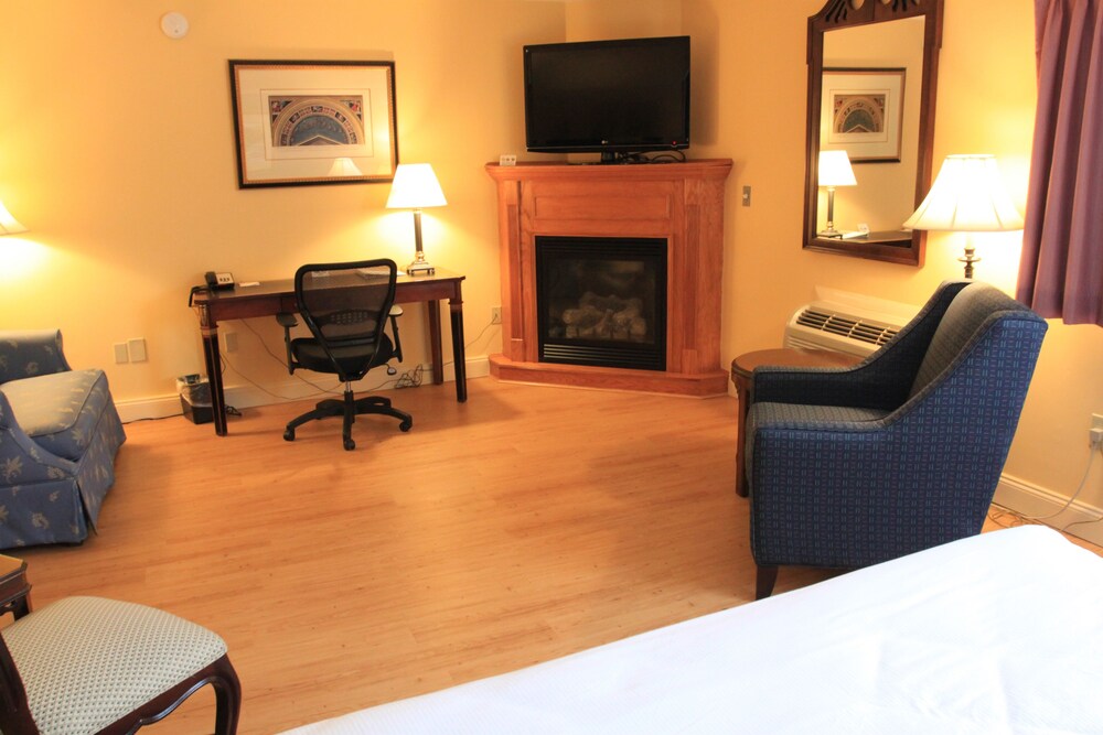 Fireside Inn & Suites Waterville