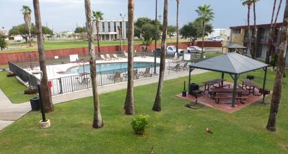 Red Roof Inn Corpus Christi North - Near Downtown