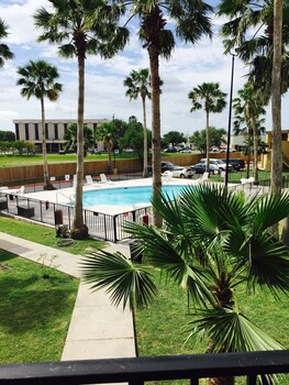 Knights Inn Corpus Christi at Navigation Blvd