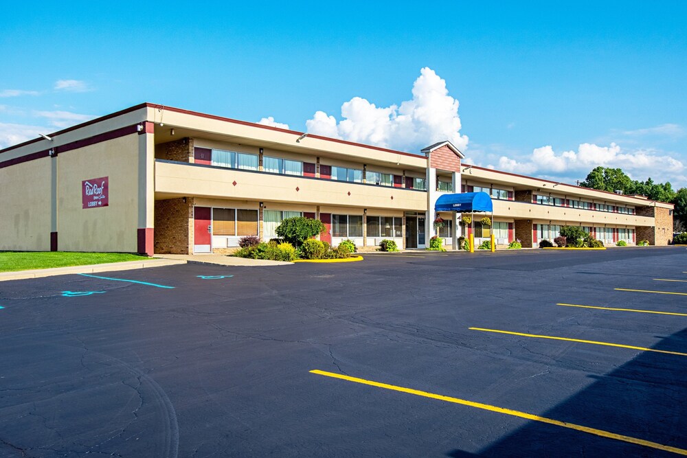 Red Roof Inn & Suites Battle Creek