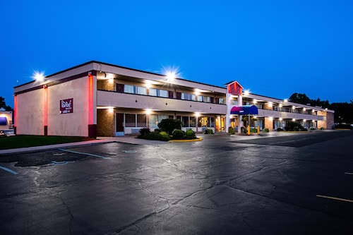 Great Place to stay Red Roof Inn & Suites Battle Creek near Battle Creek 