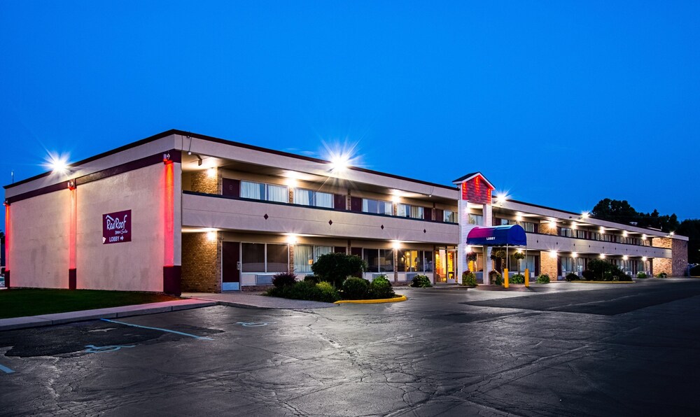 Red Roof Inn & Suites Battle Creek