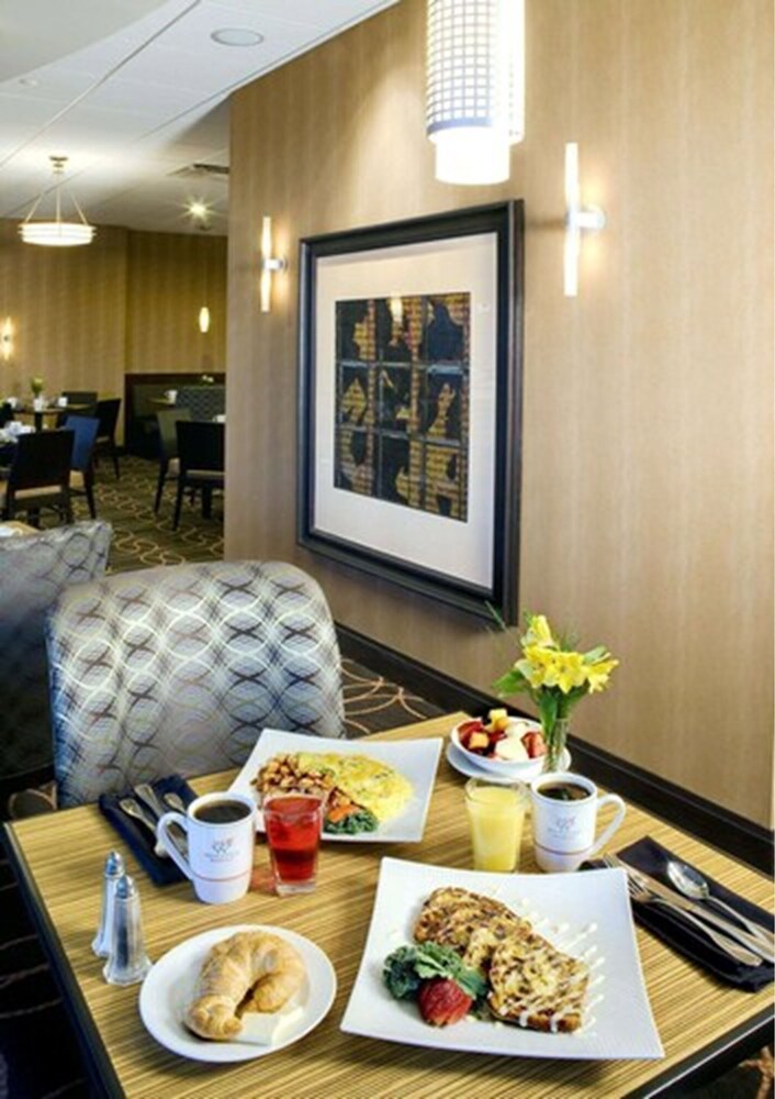 DoubleTree by Hilton Cleveland Downtown - Lakeside