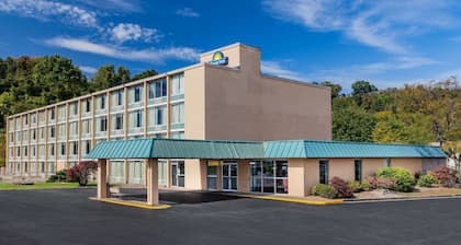 Days Inn by Wyndham Cambridge
