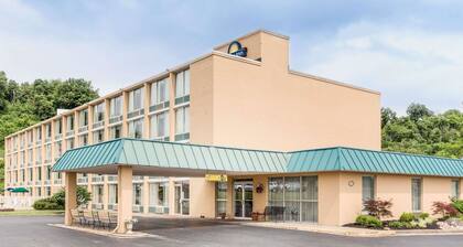 Days Inn by Wyndham Cambridge
